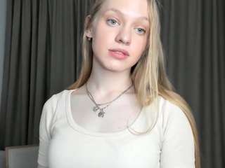 Live webcam model marchellebaldos on Soda Cams