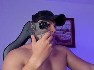 royconstance's CamSoda show and profile