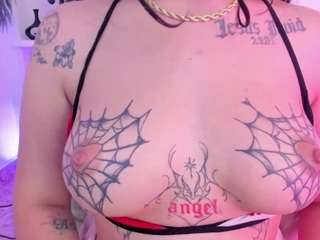Live webcam model emmaajohanson on Soda Cams