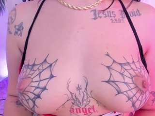 Live webcam model emmaajohanson on Soda Cams