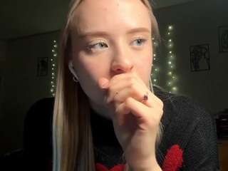 Live webcam model karisader on Soda Cams