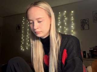 Live webcam model karisader on Soda Cams