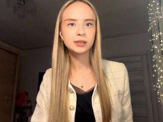 karisader Live Webcam on CamSoda