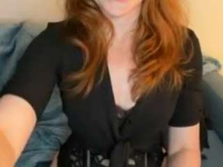 Live webcam model lilyw-paris on Soda Cams