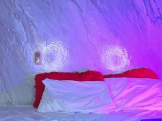 lolahoneyy's CamSoda show and profile