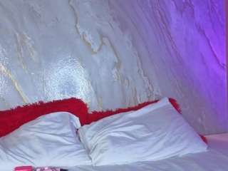 lolahoneyy's CamSoda show and profile