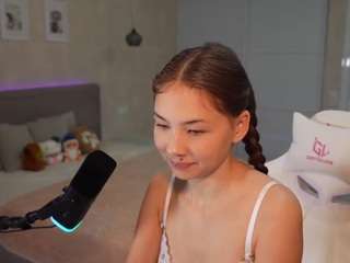 Live webcam model lunayung on Soda Cams