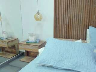 Live webcam model mariamore on Soda Cams