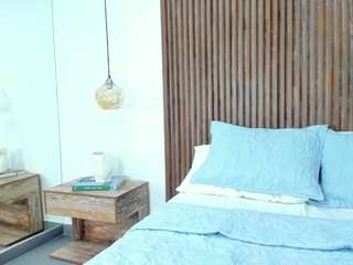 Live webcam model mariamore on Soda Cams