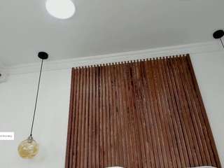 Live webcam model mariamore on Soda Cams