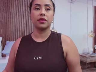 mariamore's CamSoda show and profile