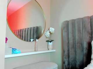 mariamore's live room