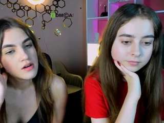 Live webcam model mia-winter on Soda Cams