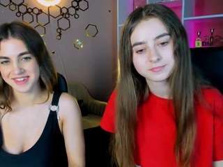 Live webcam model mia-winter on Soda Cams