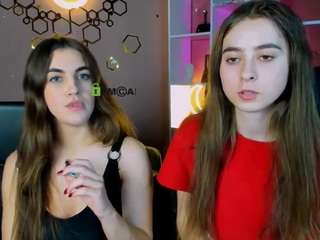 Live webcam model mia-winter on Soda Cams