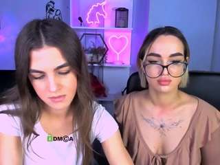 Live webcam model mia-winter on Soda Cams