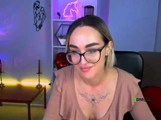 Live webcam model mia-winter on Soda Cams
