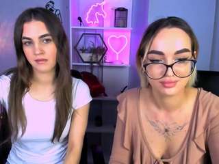 Live webcam model mia-winter on Soda Cams