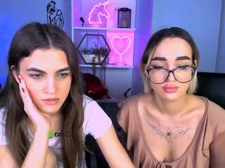 Live webcam model mia-winter on Soda Cams