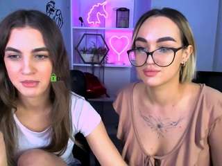 Live webcam model mia-winter on Soda Cams