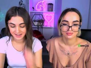 Live webcam model mia-winter on Soda Cams