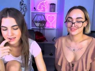 Live webcam model mia-winter on Soda Cams