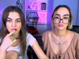 Live webcam model mia-winter on Soda Cams