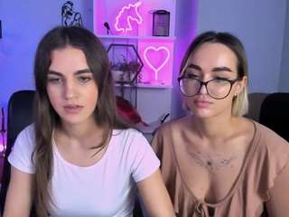 Live webcam model mia-winter on Soda Cams