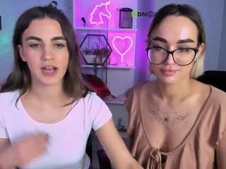 Live webcam model mia-winter on Soda Cams