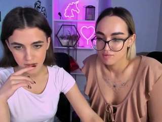 Live webcam model mia-winter on Soda Cams