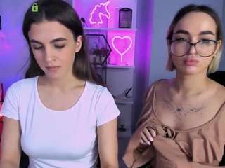 Live webcam model mia-winter on Soda Cams