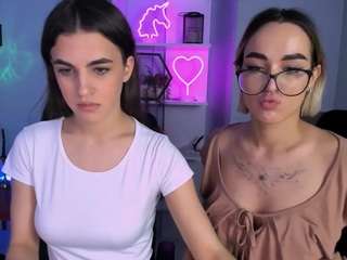 Live webcam model mia-winter on Soda Cams