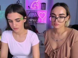 Live webcam model mia-winter on Soda Cams