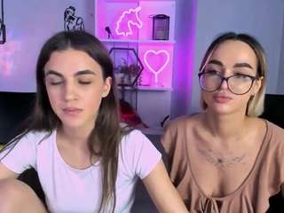 Live webcam model mia-winter on Soda Cams