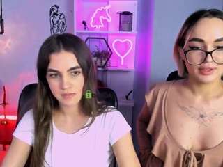 Live webcam model mia-winter on Soda Cams