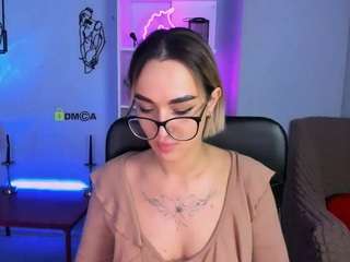 Live webcam model mia-winter on Soda Cams