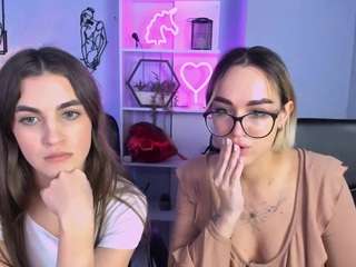 Live webcam model mia-winter on Soda Cams