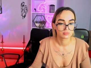 Live webcam model mia-winter on Soda Cams