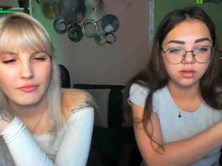 Live webcam model mia-winter on Soda Cams