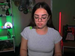 Live webcam model mia-winter on Soda Cams