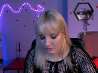 mia-winter's CamSoda show and profile