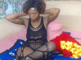 preciousebonypearl's CamSoda show and profile