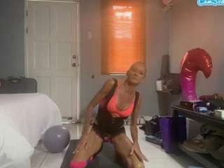 Live webcam model siennadiamond on Soda Cams