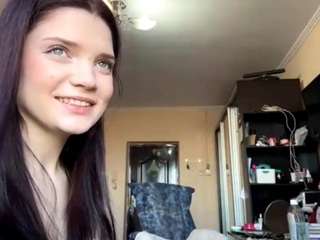 Live webcam model dawnutsey on Soda Cams