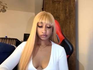 Live webcam model debbiswinney on Soda Cams