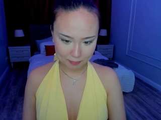 gloweme's CamSoda show and profile