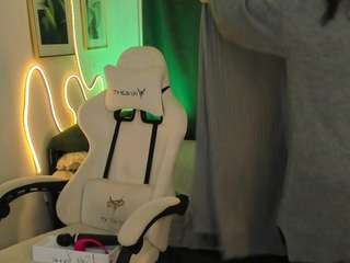 hottyannaa webcam model