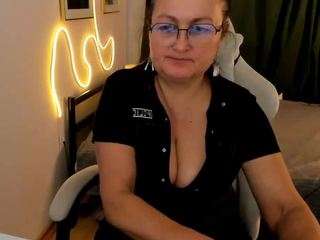 hottyannaa Live Webcam on CamSoda