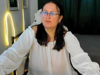 hottyannaa's CamSoda show and profile