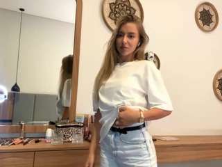 Live webcam model idaroeber on Soda Cams